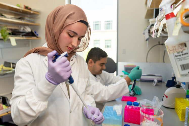 راه‌اندازی مرکز درمان‌های CRISPR برای کودکان توسط CZI و IGI | انقلابی در ژن‌درمانی بیماری‌های نادر